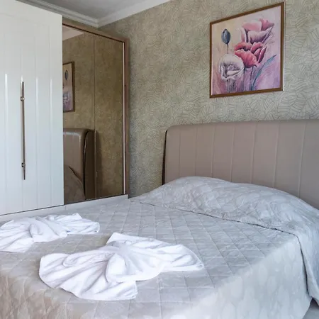 Апартаменты Deluxe Gallery 2