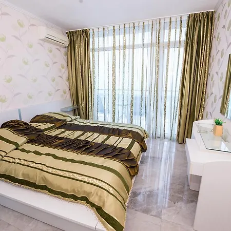 Deluxe Gallery 2 Апартаменты *