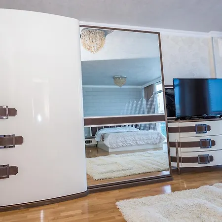 Апартаменты Deluxe Gallery 2 *