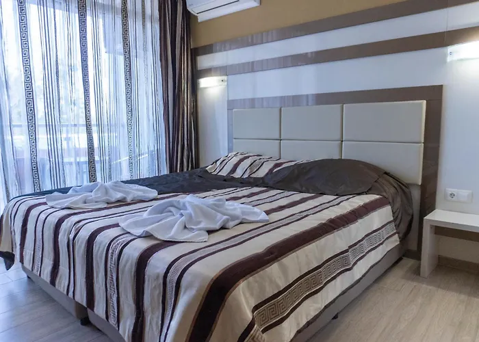 Deluxe Gallery 2 סאני ביץ'