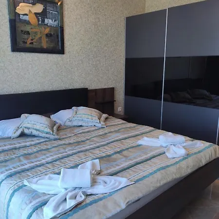 Deluxe Gallery 2 סאני ביץ'